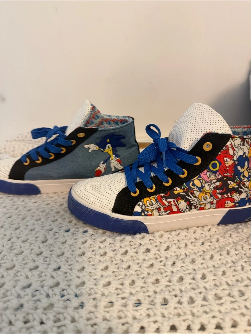 Ground Up Kids Blue Sonic Character High-Top Sneakers size 5 big kids